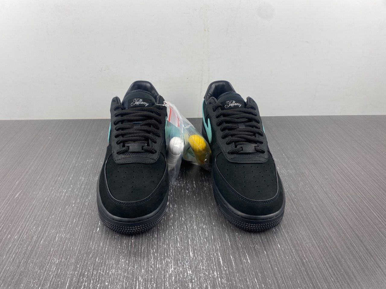 T*f*ny & Co. x Nike Air Force 1 Low DZ1382-001